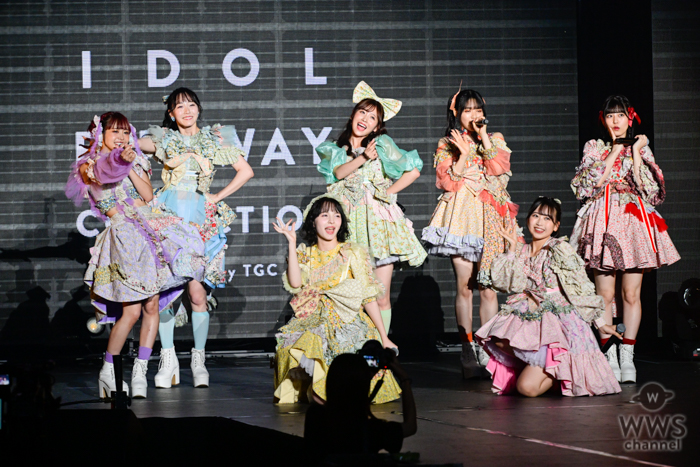 FRUITS ZIPPER、『ハピチョコ』を可愛さ全振りのパフォーマンスで釘付け！＜IDOL RUNWAY COLLECTION supported by TGC＞