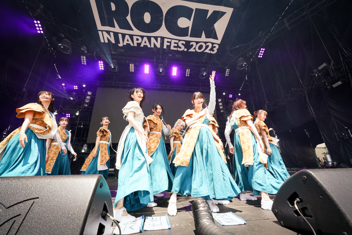 櫻坂46が4日目のGRASS STAGEに出演！新曲『Start over!』熱唱＜ROCK IN JAPAN FESTIVAL 2023＞