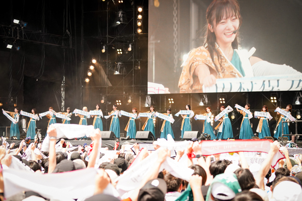 櫻坂46が4日目のGRASS STAGEに出演！新曲『Start over!』熱唱＜ROCK IN JAPAN FESTIVAL 2023＞