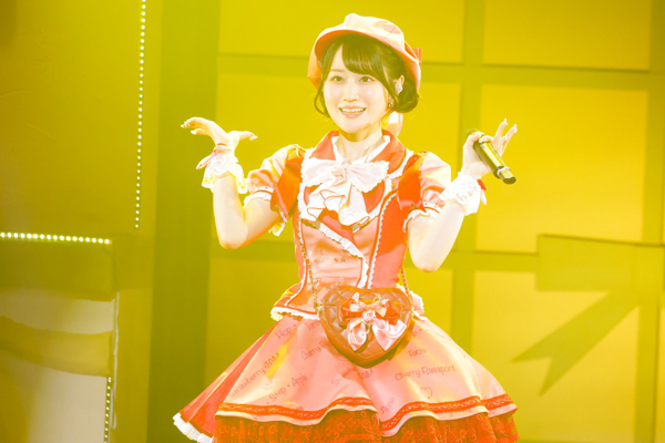 小倉唯、デビュー10周年イヤーを締めくくるアニバーサリーライブに観客熱狂