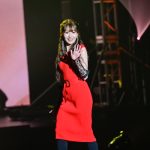＝LOVE・大谷映美里、ノースリーブワンピース姿で華麗にウォーキング！
