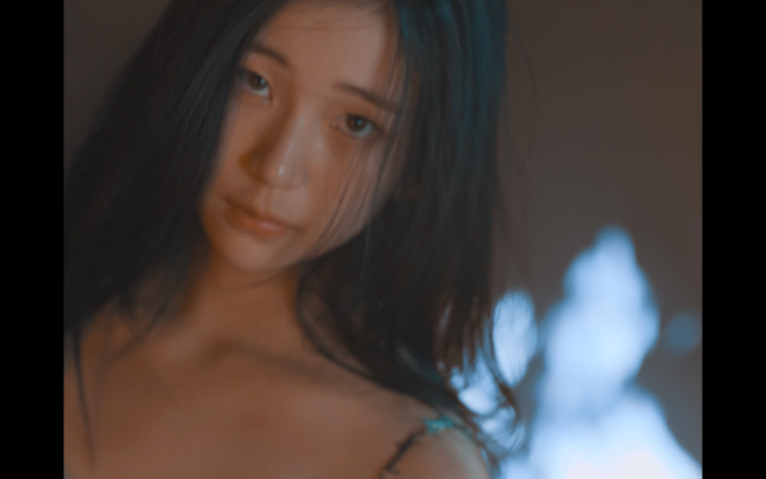 元虹プロ・YUNA、クールなビジュアルで魅せる『蒼炎』MVが公開