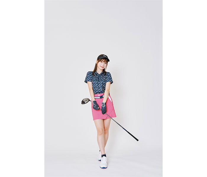 雪平莉左がゴルフウェア姿で美脚披露「PLATINUM GOLF」でゴルフコンテンツを発信