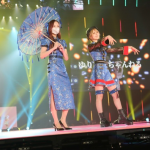ざわちん、関コレで大人セクシーなブルーのチャイナ服でランウェイ！