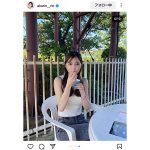 松川星、ヘソ出しがちょっぴりセクシーな「遊園地デート風」SHOTを披露！