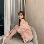 松川星とお泊りデート！？はだけシャツ＆太ももチラリショットが可愛すぎる！