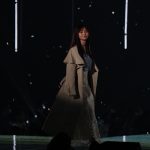齋藤飛鳥、「チュッ」かわいすぎる投げキッスに爆キュン！＜マイナビ TGC 2023 A/W＞