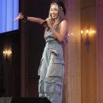 倖田來未、トークショー会場にて「大阪発祥スパイスカレー」の名店の味・再現性90％のレトルトカレー販売！