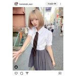 Sweet Alley・濱越さおり、金髪ショート×ネクタイの制服ショットでファンを悩殺！「手繋いでくれますか、？」