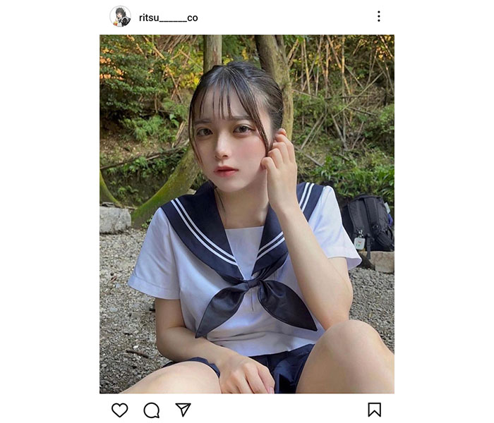 「もっと下が…見たいっ！！」あの夏を思い起こさせる制服SHOT！コスプレしまくるりつが河原でセクシーかつ懐かしい一幕を披露