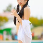 【写真特集】橋本さおり(AMOUR)、カラフルビキニにシャツを纏い、あざとメガネで登場！！＜近代麻雀水着祭2023＞