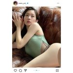 新唯、流し目＆純白太ももセクシーショットでファンを悩殺！表情色っぽすぎと話題！