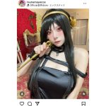 殺し屋の衣装に身を包んだつなまよ！、決めポーズだけで降参しちゃいそう