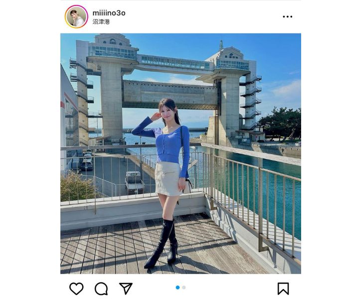 輝く生足披露！フリーモデル・KM、美脚映えるロングブーツ＆ミニスカートコーデで登場！