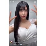 「いつもより清楚に見える？」真島なおみ、舌ペロWピースが可愛すぎるリール動画にファン悶絶！