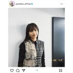 お姉さま感マシマシ！平祐奈、シックなドレス姿で「ミス・ティーン・ジャパン」に登場！