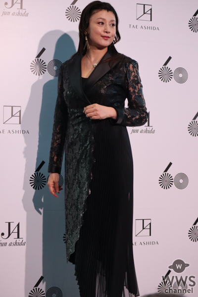 【写真特集】藤原紀香、笑顔と美脚際立つハイヒール×黒ドレスでゲストとして登場！〈JUN ASHIDA / TAE ASHIDA 60TH ANNIVERSARY SPRING SUMMER COLLECTION 2024〉