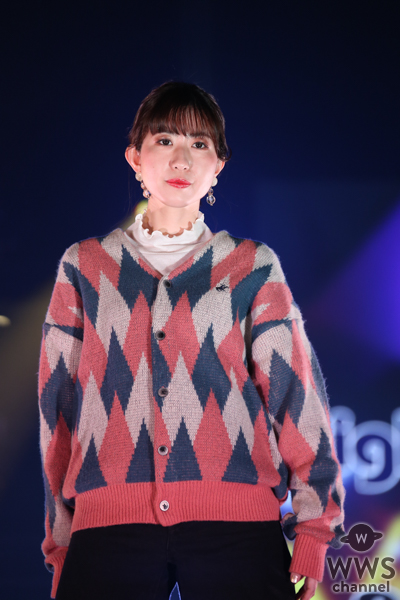 ニコッと笑顔！ミコライブランウェイモデル・なるみんさん、秋らしさ溢れるニットコーデでウォーキング！〈GIGA・GIGA SONIC 2周年大感謝祭SPECIAL in 幕張メッセ presented by ドラゴンエッグ〉