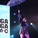 【写真特集】BEYOOOOONDS内ユニット・SeasoningS、美脚あらわなミニスカとビニール傘の粋な演出でファン大熱狂！〈GIGA・GIGA SONIC 2周年大感謝祭SPECIAL in 幕張メッセ presented by ドラゴンエッグ〉
