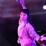 【動画】YAMAHAブースで美女ライダーがアクロバットパフォーマンス！＜JAPAN MOBILITY SHOW 2023＞