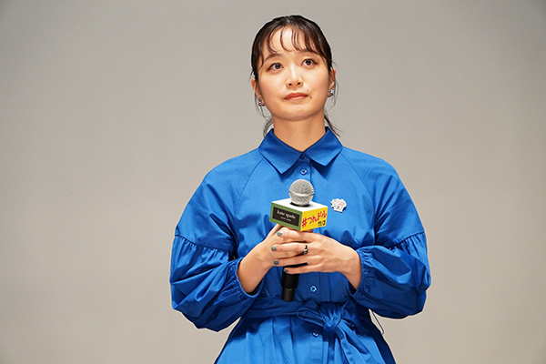 深川麻衣主演『人生に詰んだ元アイドルは、赤の他人のおっさんと住む選択をした』「#つんドル」試写会レポート