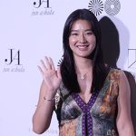 【動画】すみれがエレガントなドレスでフォトコールに登場！＜JUN ASHIDA / TAE ASHIDA 60TH ANNIVERSARY S/S 2024＞