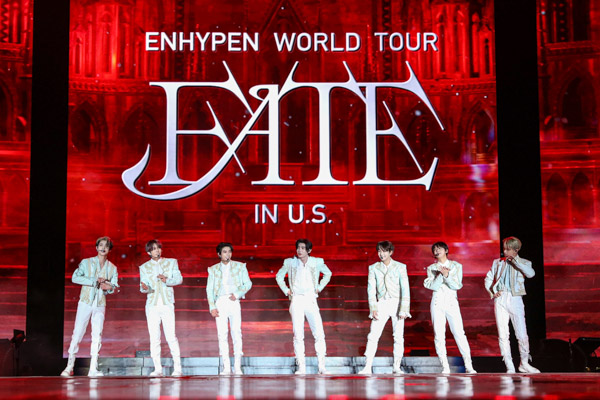 ENHYPEN、ワールドツアー「FATE」デビュー後初のスタジアム単独公演でアメリカツアースタート！