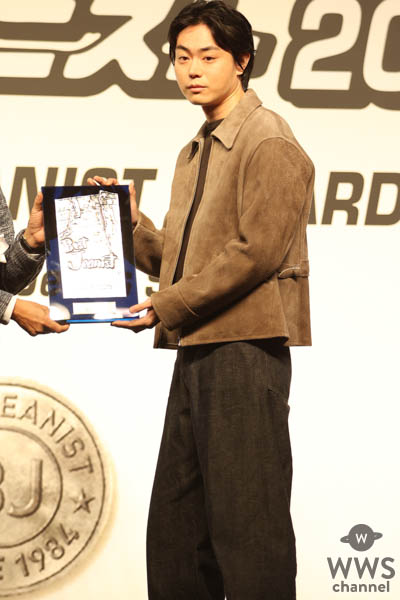菅田将暉、2年連続で『最もジーンズが似合う男性有名人』に選出！！「物づくりにリスペクトがあります」〈第40回ベストジーニスト2023〉