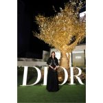 新木優子、全身ブラックのシックなディオールルックで登場！＜DIOR HOLIDAY POP-UP＞