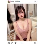 真島なおみ、美谷間を引き立てるピンクのキャミソールSHOTを披露！可愛すぎるとファン歓喜