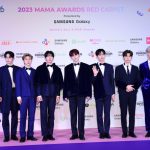 ZEROBASEONE（ゼロベースワン）、王子様風蝶ネクタイ×ジャケット姿で登場！＜2023 MAMA AWARDS＞