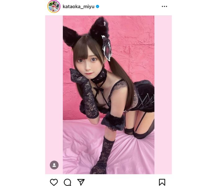 片岡未優、黒猫のコスプレで魅せるキュートなポーズで見る者を虜に！