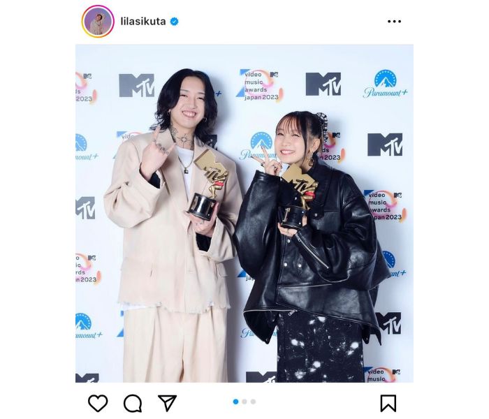 YOASOBI・ikura、Ayaseとの笑顔ツーショットで「MTV VMAJ 2023」授賞を報告！