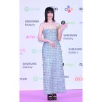 パク・ギュヨン、デコルテ美肌魅せセクシードレスで登場！＜2023 MAMA AWARDS＞