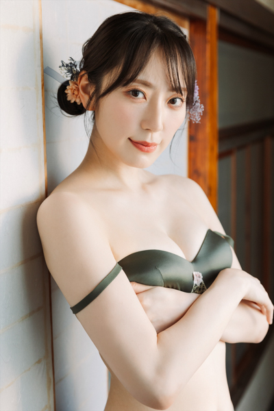 松井咲子、浴衣を脱いで現れる妖艶な赤ランジェリーSHOTを公開！今までで一番リアルな姿を見せた3rd 写真集が発売決定！