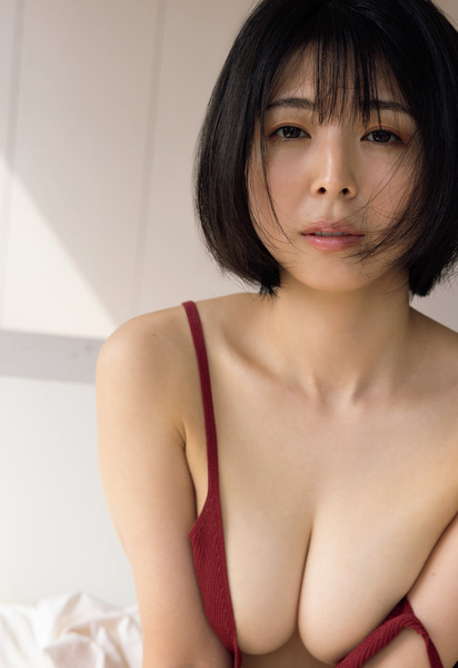 芸能マネージャー・池田桃子、美しすぎるプロポーションで掟破りのグラビアを披露！『週刊プレイボーイ46号』に登場！