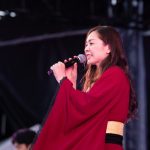 【写真特集】シンガーソングライター・TOMO、和をテイストにした紅白の麗しい衣装でオープニングアクトを飾る！〈PEACE STOCK 78’ HIROSHIMA 2023〉