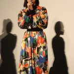 深川麻衣、カラフルなワンピースで舞台挨拶に登場！元アイドルを演じて身近な幸せを実感＜『つんドル』公開記念舞台挨拶＞