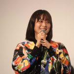 深川麻衣、カラフルなワンピースで舞台挨拶に登場！元アイドルを演じて身近な幸せを実感＜『つんドル』公開記念舞台挨拶＞