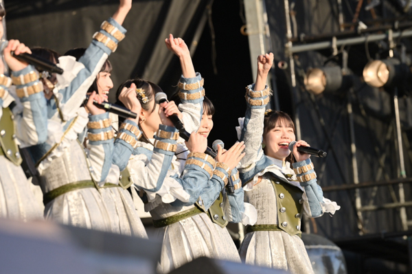 STU48、水色×シルバーの可愛い衣装で『花は誰のもの?』『君は何を後悔するのか?』など人気曲を披露！〈PEACE STOCK 78’ HIROSHIMA 2023〉