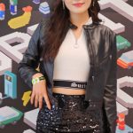 【動画】dela・後藤ひなの、セクシーなブラックコーデでミニスカから美脚披露＜名古屋モビリティショー＞