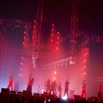 XY、新曲「Spiky Fashion」をライブでサプライズ初披露！亡きメンバーの楽曲「VOICE」の披露で涙する観客も。