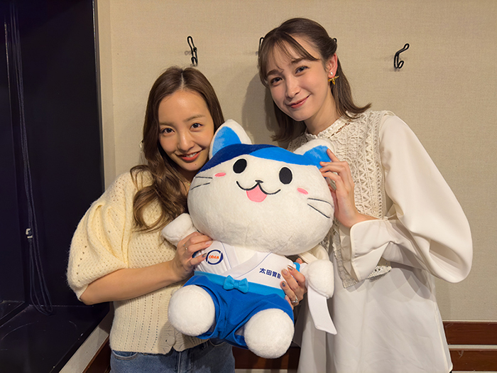 板野友美がTOKYO FMで2023年11月パーソナリティを担当！初回は、藤井サチがゲスト