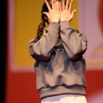 清水里香、胸キュンハートポーズでトップバッター！〈みなとみらいコレクション 2023〉