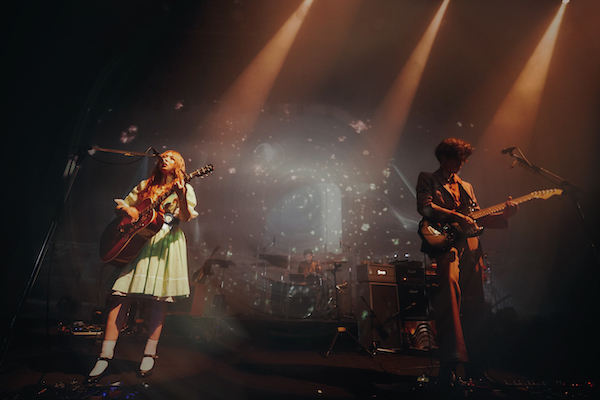 GLIM SPANKY、「Velvet Theater 2023」東京公演のオフィシャルライブレポートが着弾！