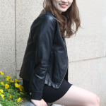 【写真特集第1弾】会社員・白瀬みさとさん、クールなブラックコーデでミニスカから美脚アピール！ 「地元・佐賀では唐津湾の海浜に続く虹の松原がオススメ。今後も新しい自分を表現したい。」 ＜2023レディ・ユニバースジャパン東京代表＞