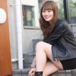 【写真特集第1弾】会社員・白瀬みさとさん、クールなブラックコーデでミニスカから美脚アピール！ 「地元・佐賀では唐津湾の海浜に続く虹の松原がオススメ。今後も新しい自分を表現したい。」 ＜2023レディ・ユニバースジャパン東京代表＞