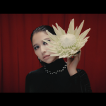 ももクロ・玉井詩織、音楽プロデューサー・亀田誠治とタッグを組んだソロ新曲「ベルベットの森」MUSIC VIDEO公開！